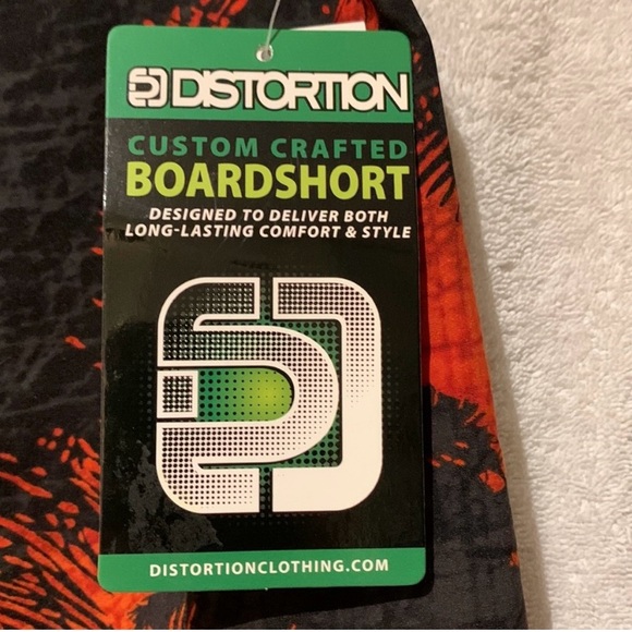 Mens boardshort. New with tag. Size 32 Black with palm tree sunset design. - Picture 2 of 2